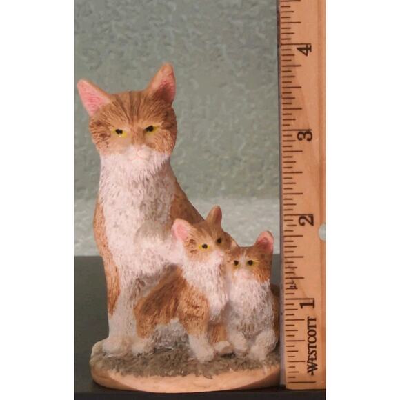 Trio Of Cats Mama & Her Kittens Resin Figurine Orange Tabby VTG Granny Core - Picture 3 of 13